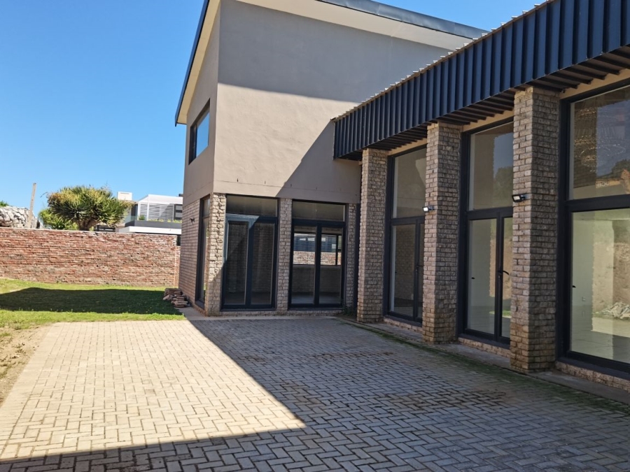 5 Bedroom Property for Sale in Royalston Residential Estate and Wildlife Reserve Eastern Cape
